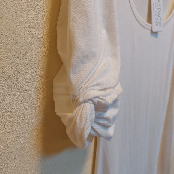 L * Space Melrose Bodycon Mini Dress with Puf sleeves in Small Cream Color NWT - Picture 3 of 5